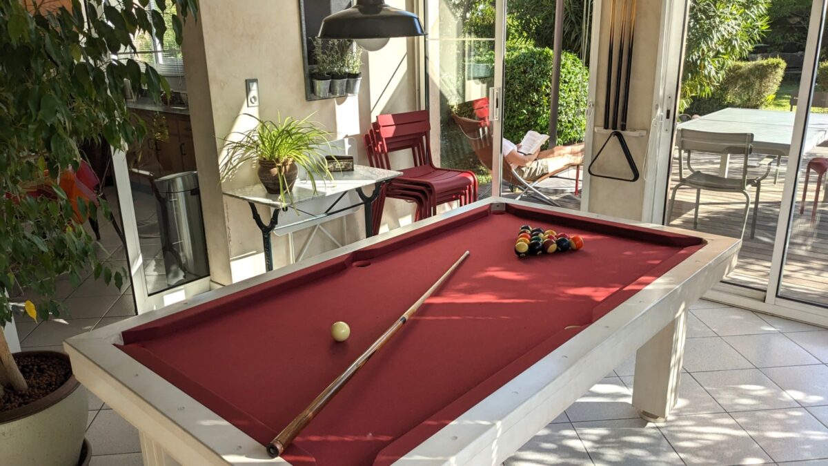 Un billard, une véranda